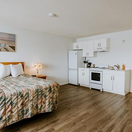 Western Budget Plus Mosaic Suites Penhold Ngoại thất bức ảnh