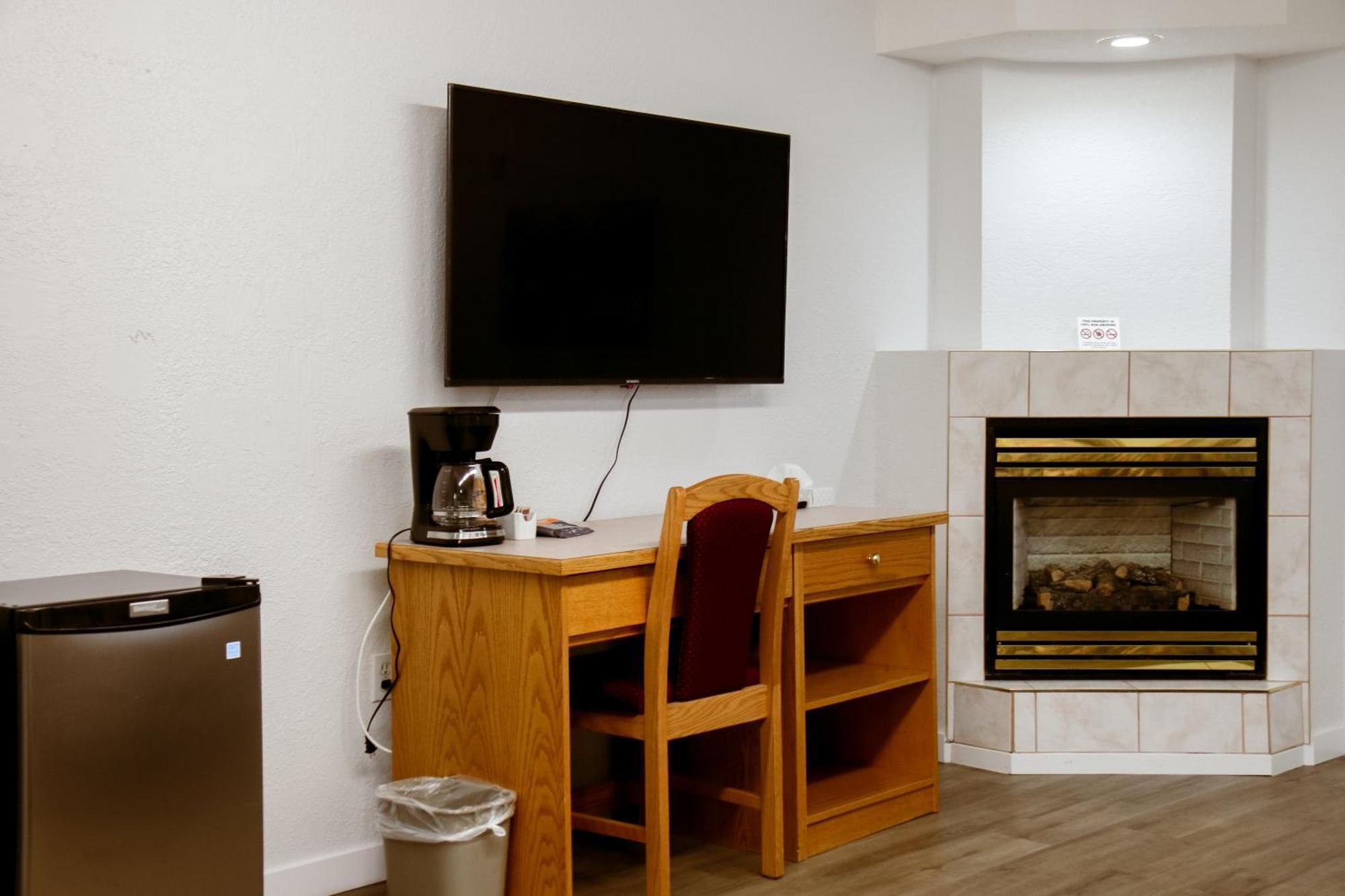Western Budget Plus Mosaic Suites Penhold Ngoại thất bức ảnh
